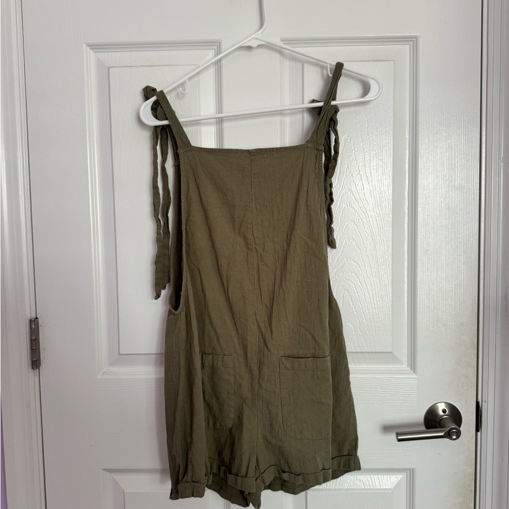 3/$15 SHEIN Khaki Sleeveless Jumpsuit